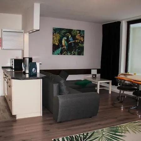 Golfhof 7 *